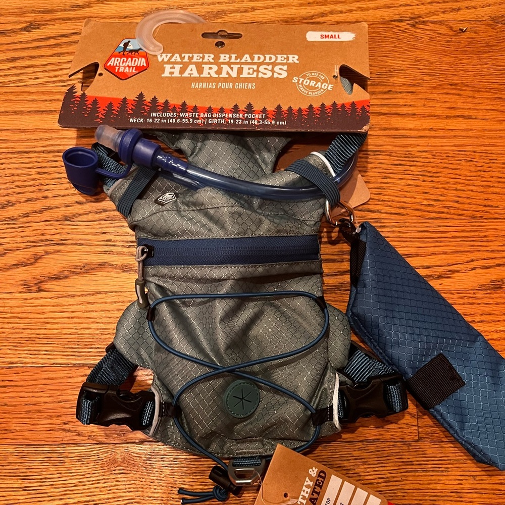 Arcadia Dog Harness with Hydration System